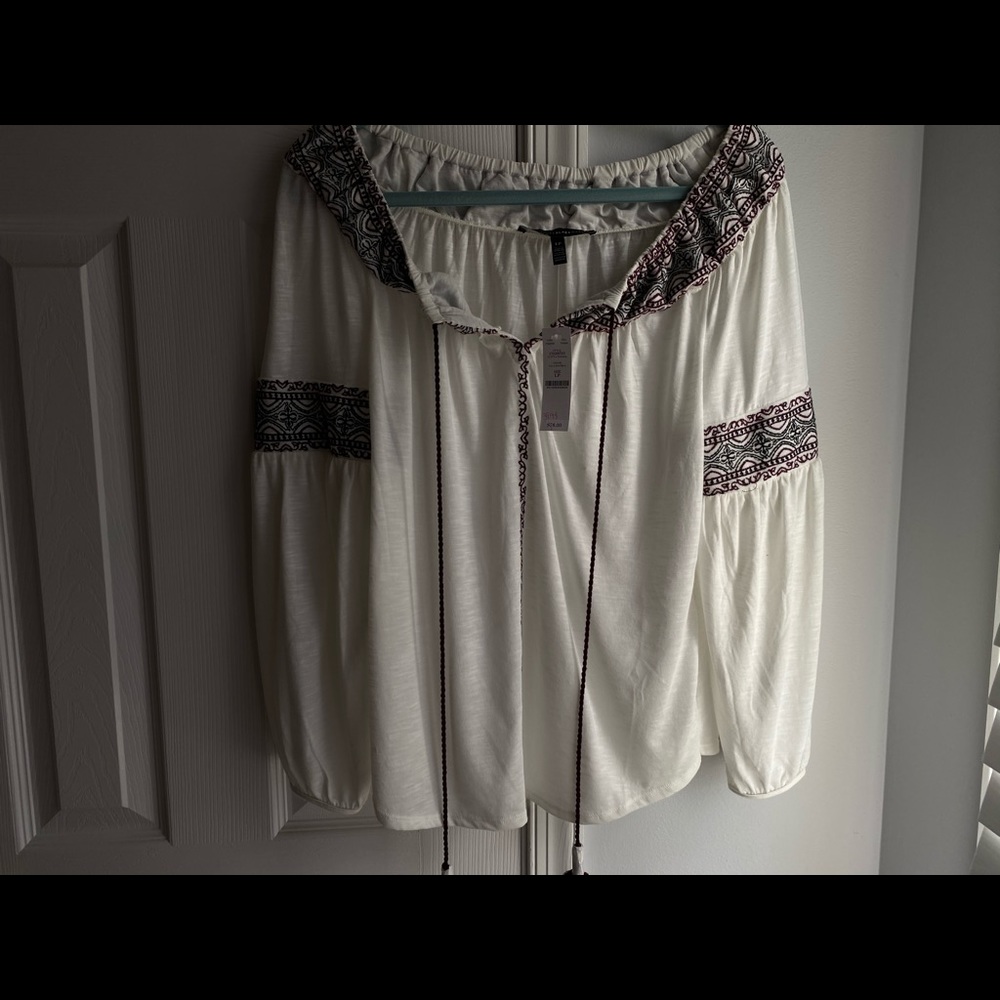 BRAND NEW White House | Black Market Blouse